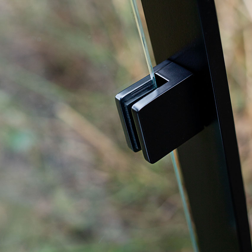 Sorte glasklemmer til glasgelænder